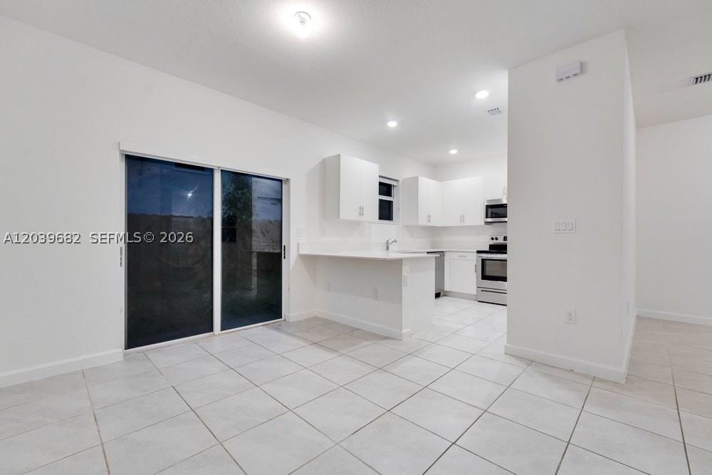 2615 Se 11th St #2615 - Photo 5 of 20
