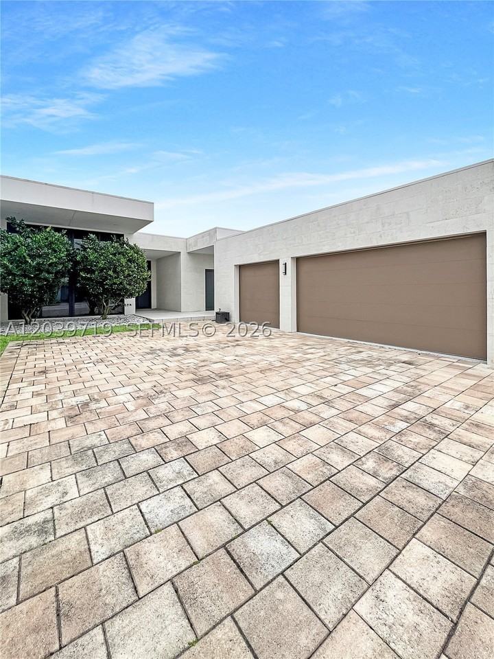 16640 Sunset Way #16640 - Photo 4 of 35