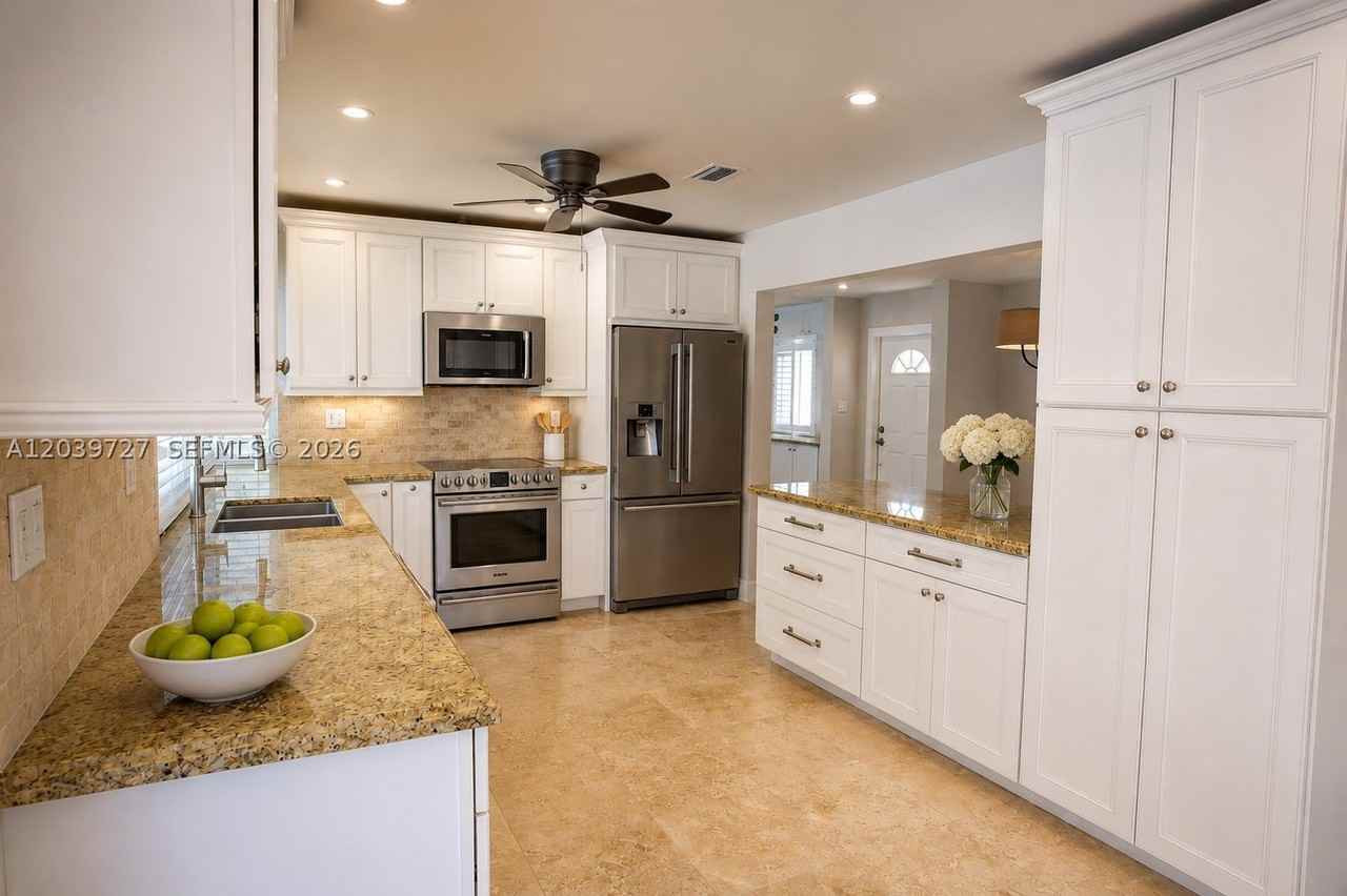 8725 Sw 160th St - Photo 6 of 17