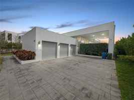 featured image of 16582 Botaniko Dr S #16582