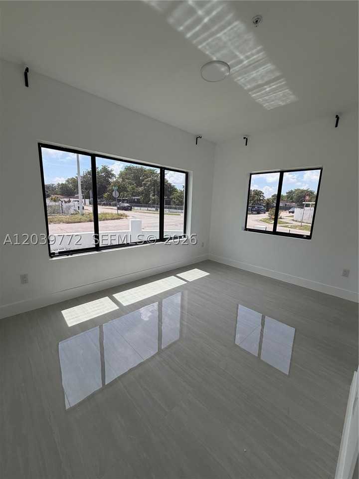 9708 Nw 26th Ave - Photo 6 of 17