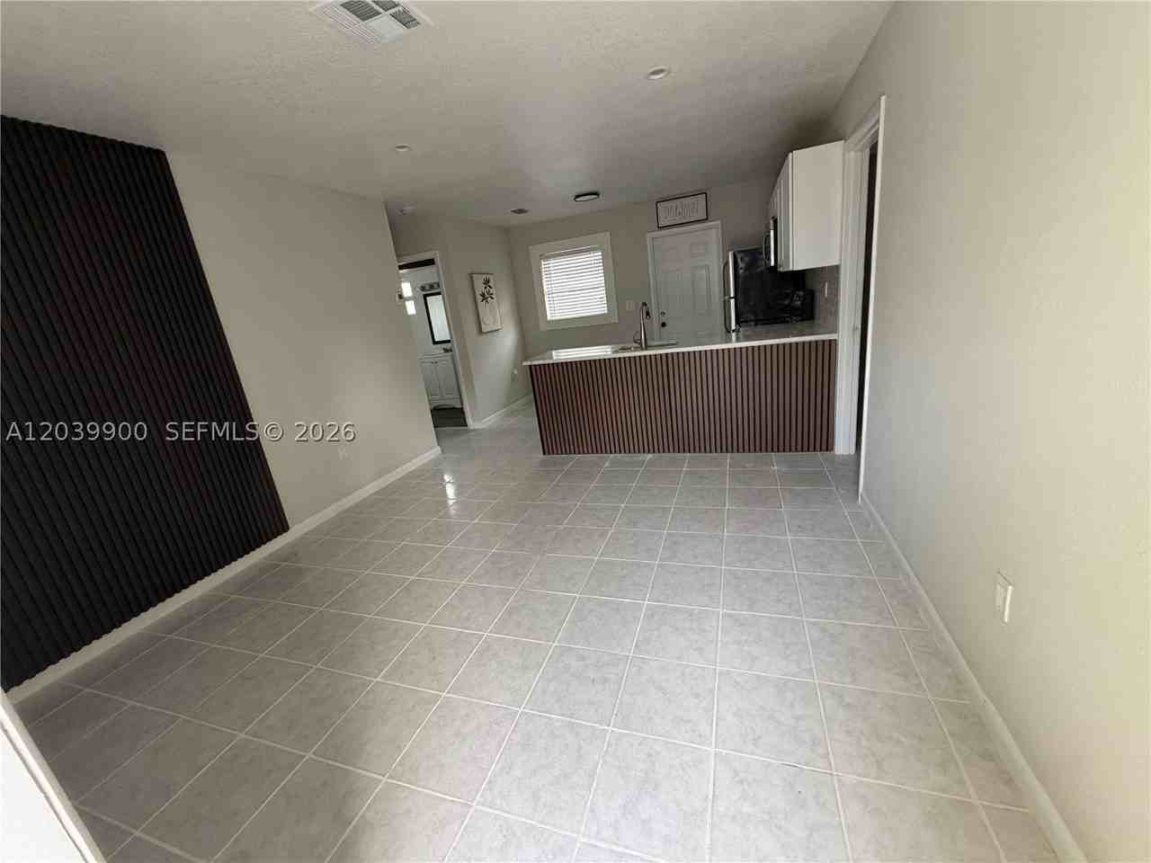 1533 Nw 2nd Ave #1 - Photo 4 of 22
