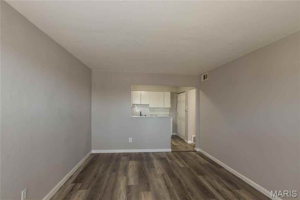 4770 Kings Dr #G - Photo 3 of 14