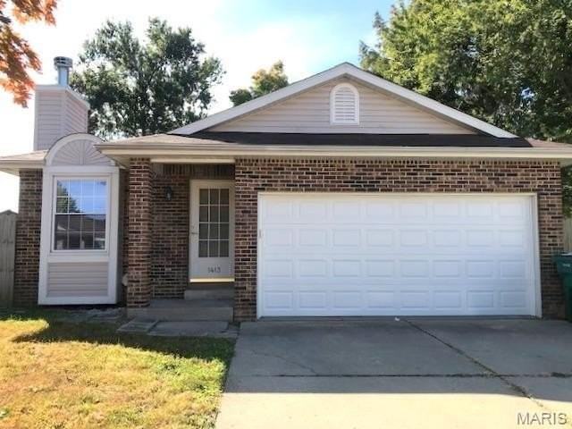 1413 Royal Oak Ct - Photo 2 of 12
