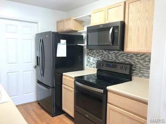 1413 Royal Oak Ct - Photo 5 of 12