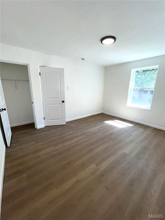 3911 Jamieson Ave - Photo 5 of 14