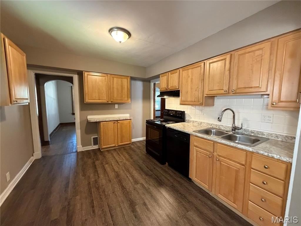 8733 Mavis Pl - Photo 4 of 20