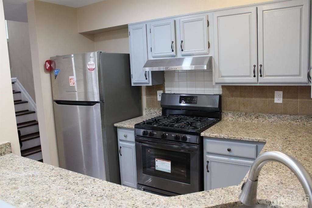 240 Hidden Woods Ct - Photo 4 of 38