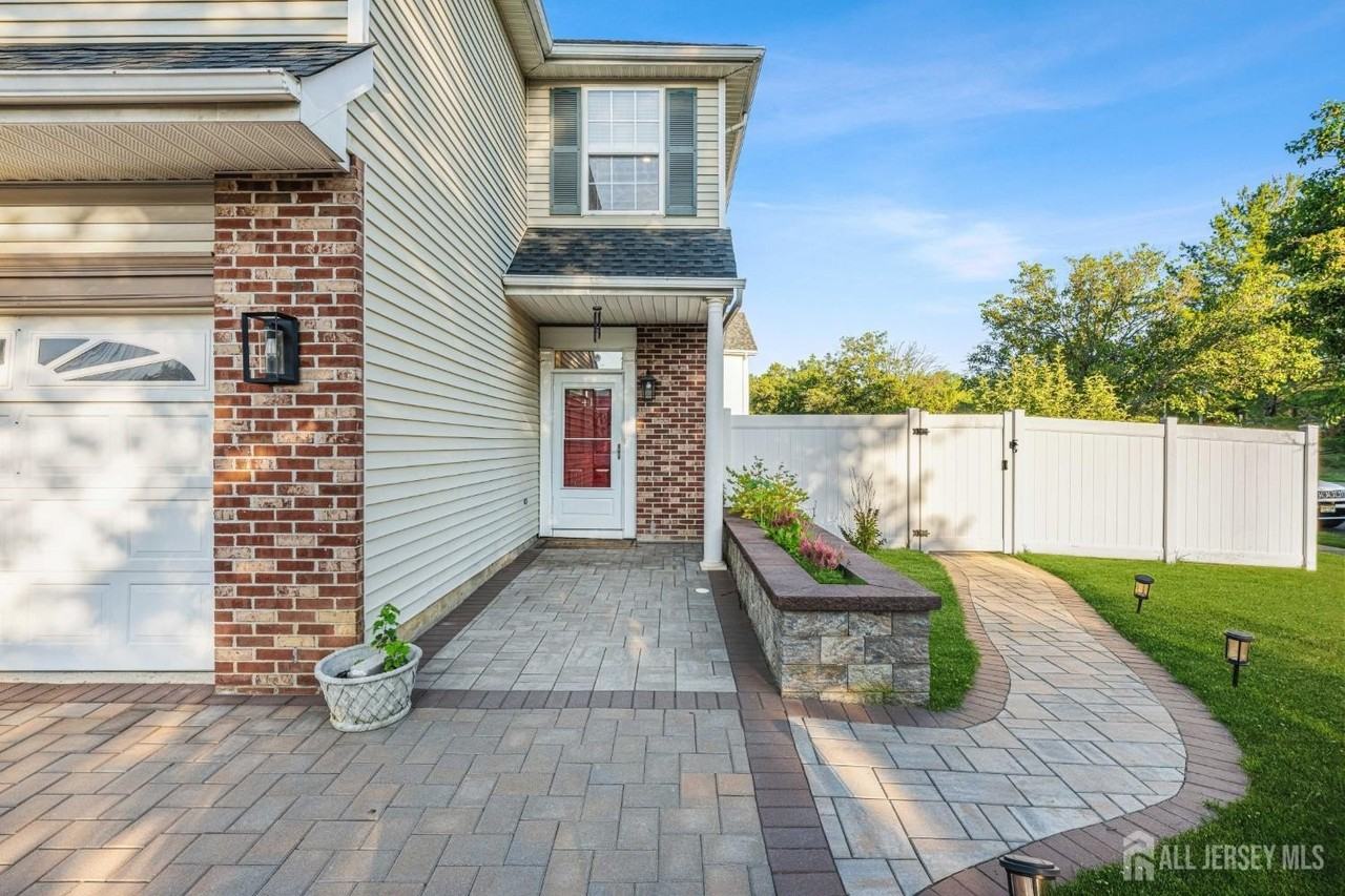 41 Tall Oaks Ct - Photo 4 of 50