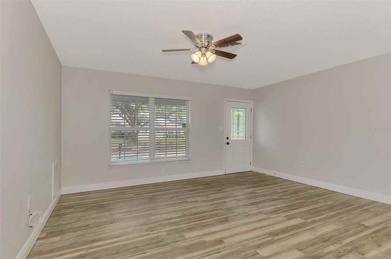 5520 Hayden Blvd - Photo 5 of 41