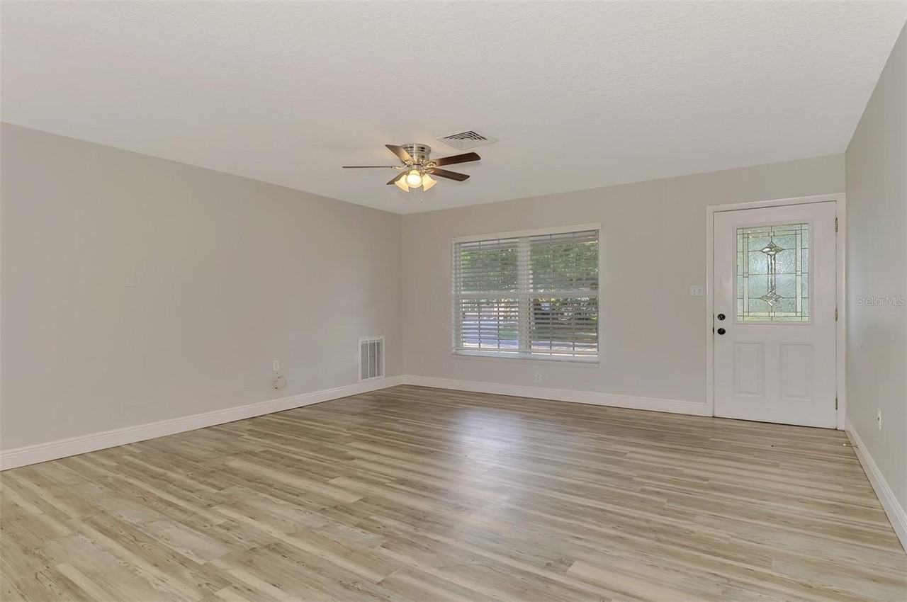 5520 Hayden Blvd - Photo 6 of 41