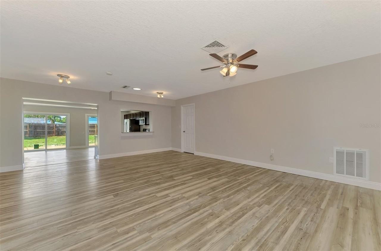 5520 Hayden Blvd - Photo 7 of 41