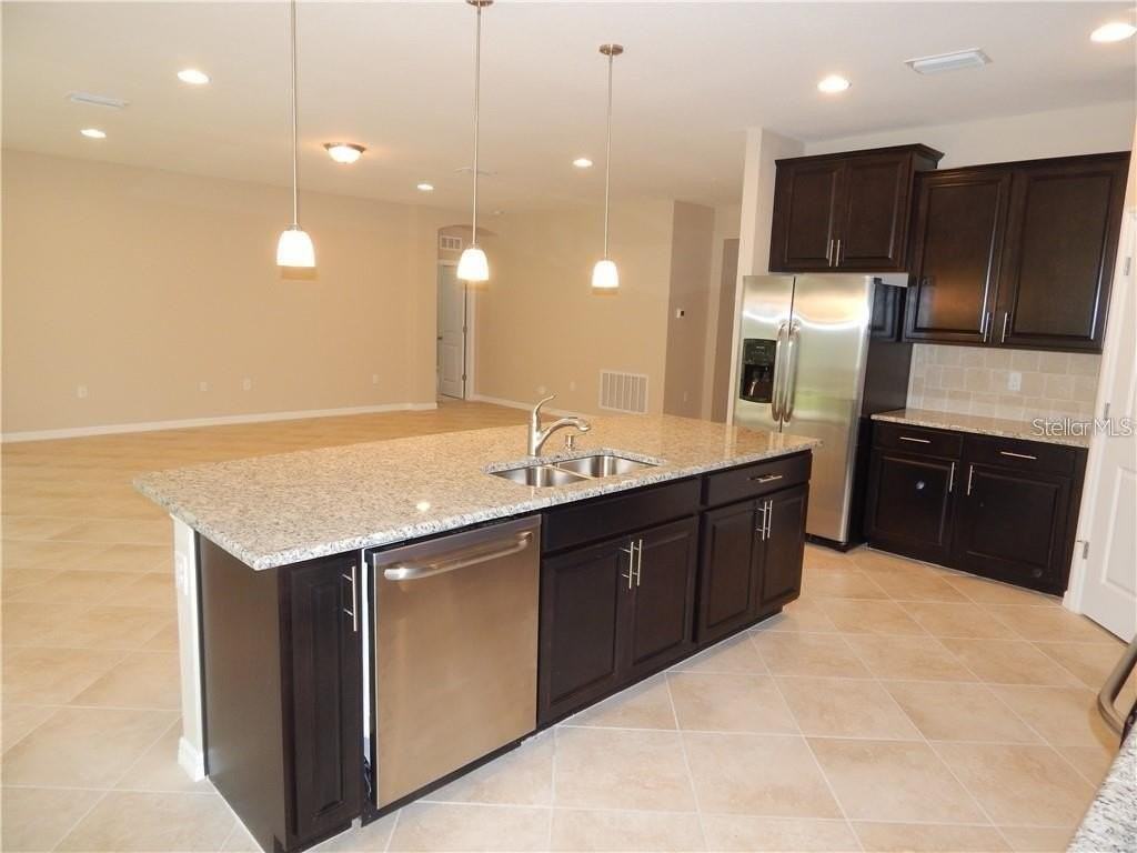 15302 Las Olas Pl - Photo 4 of 20