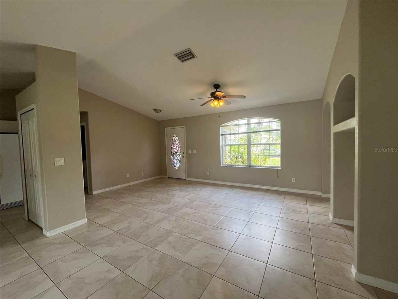 3605 Caballero Ave - Photo 6 of 16