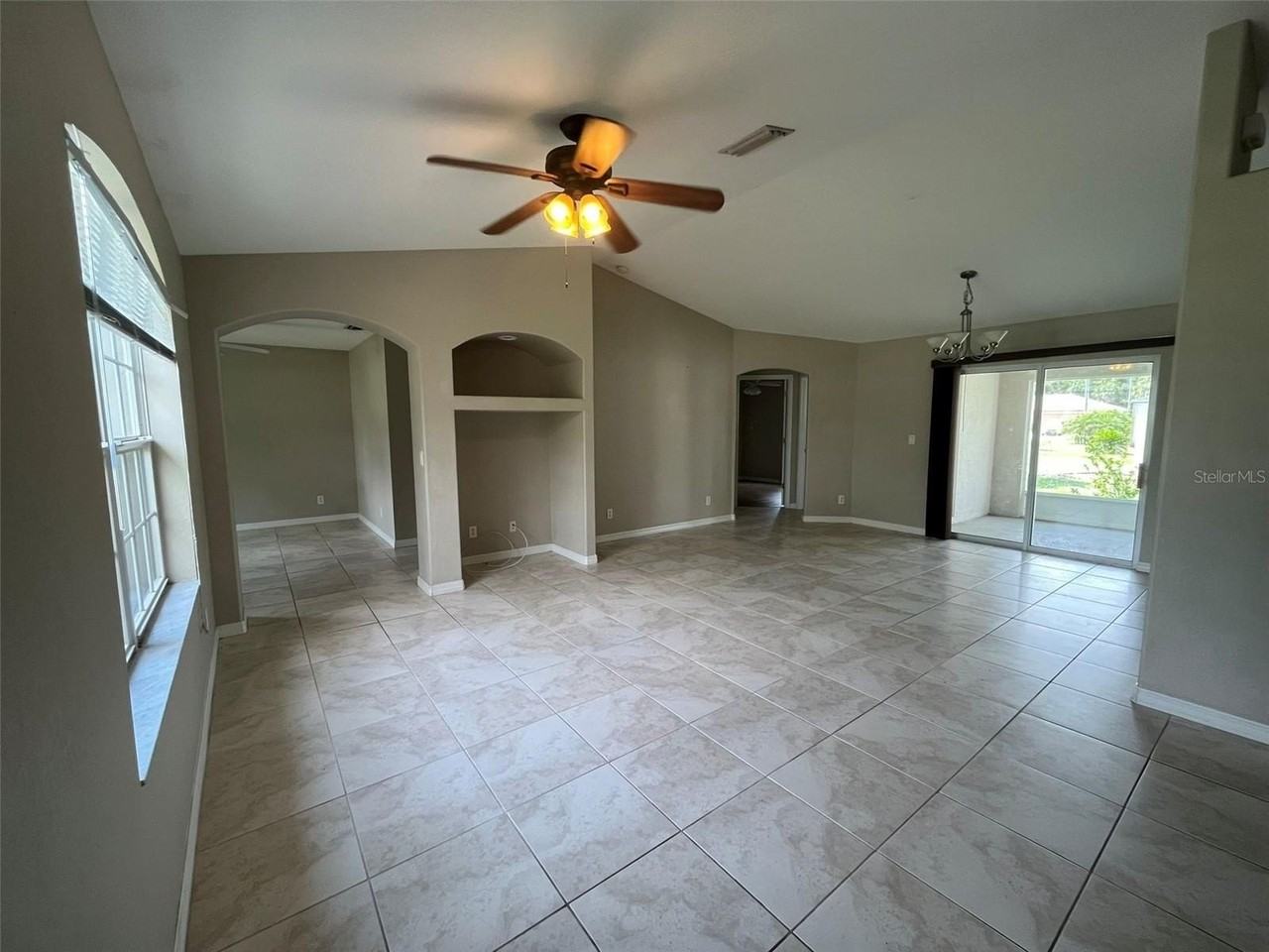 3605 Caballero Ave - Photo 7 of 16
