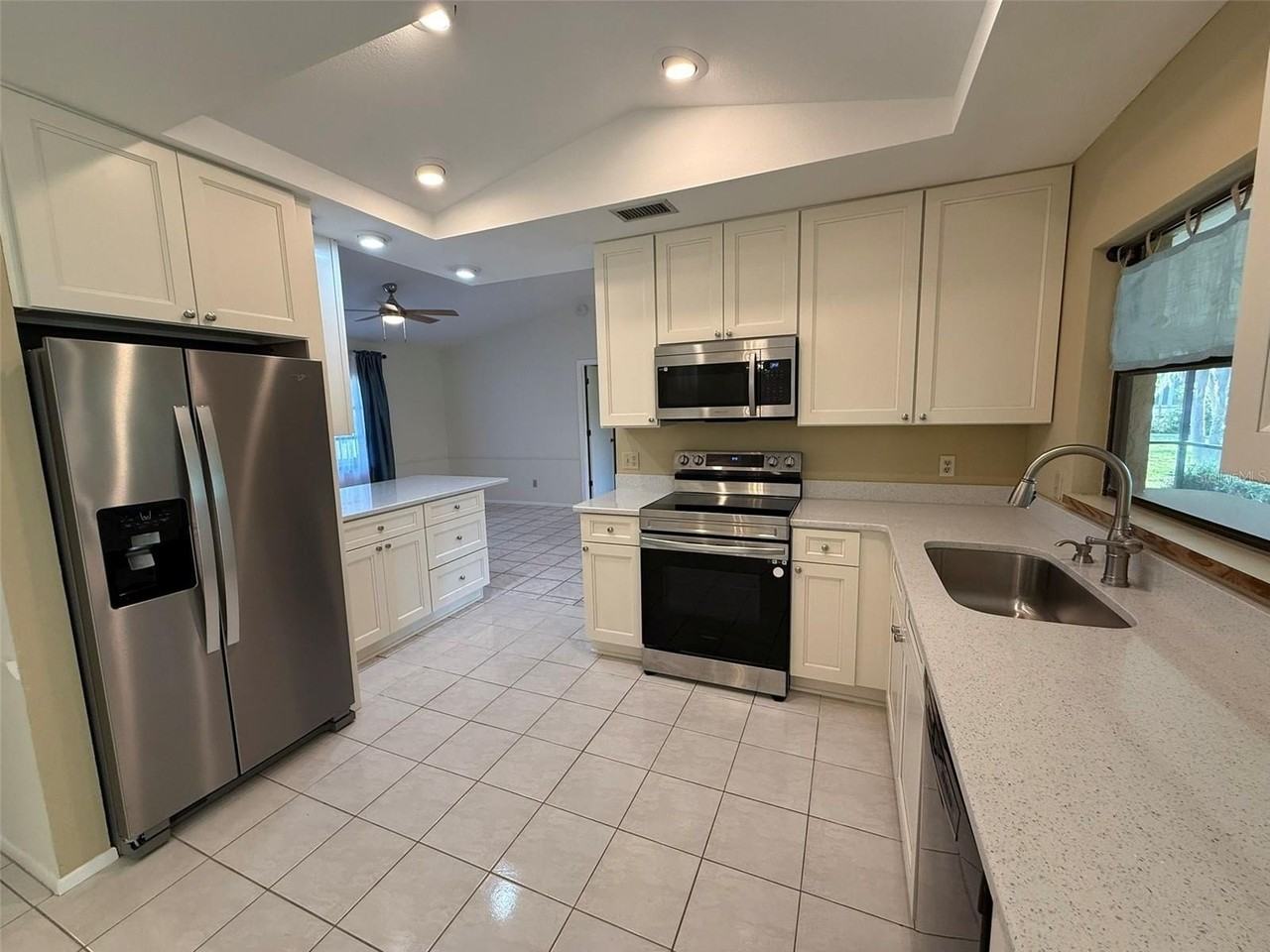4270 Ascot Dr - Photo 2 of 23