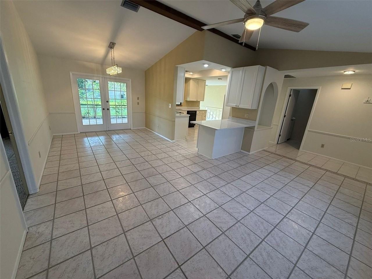 4270 Ascot Dr - Photo 6 of 23