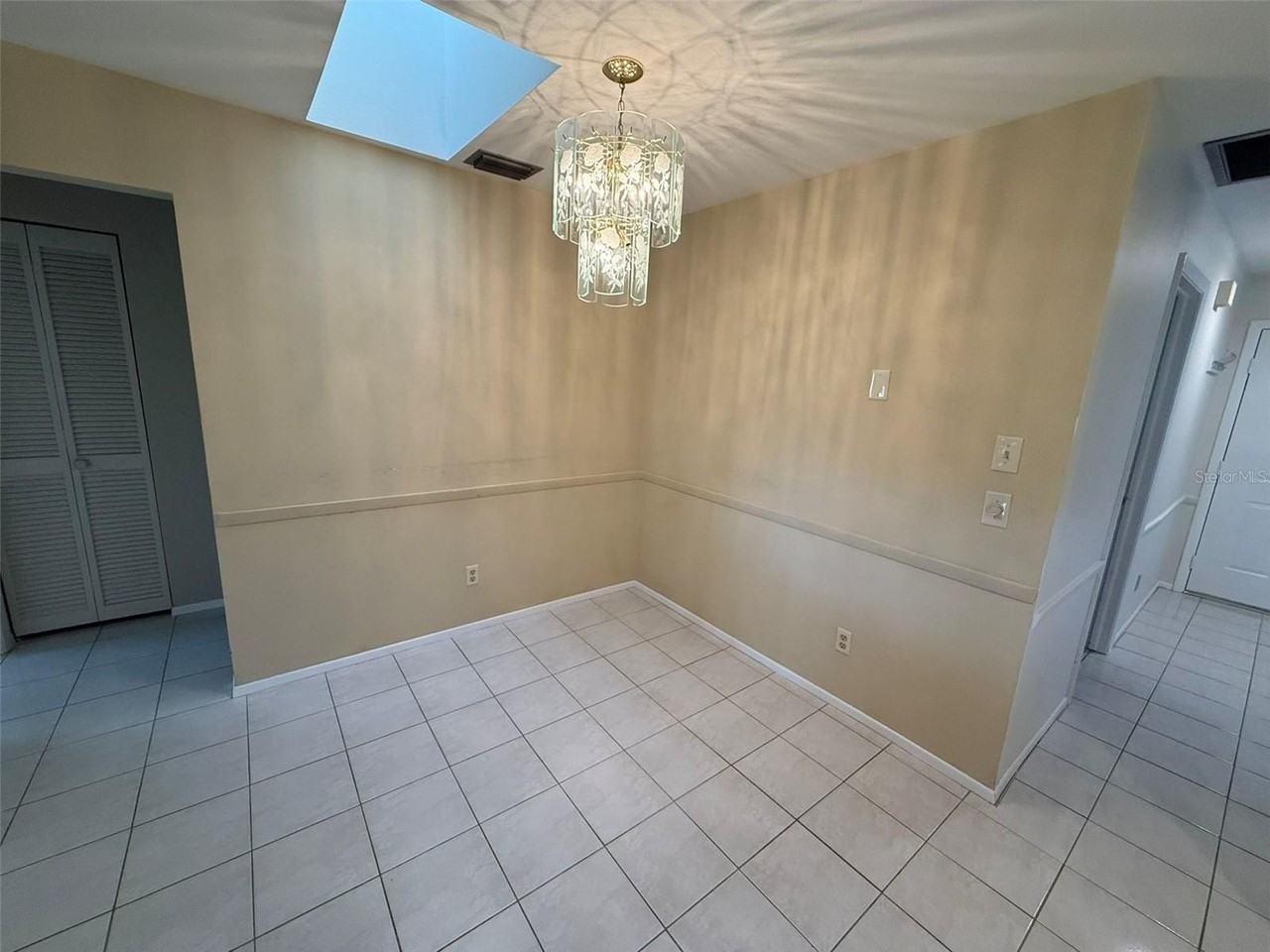 4270 Ascot Dr - Photo 7 of 23
