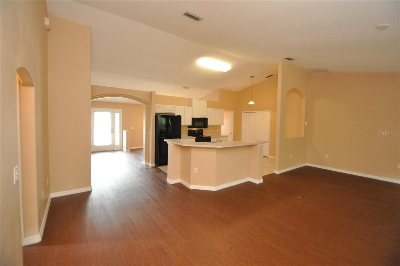 65 Rolling Fern Dr - Photo 6 of 33