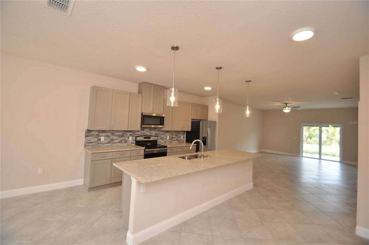 226 Coral Reef Ct N #B - Photo 6 of 28