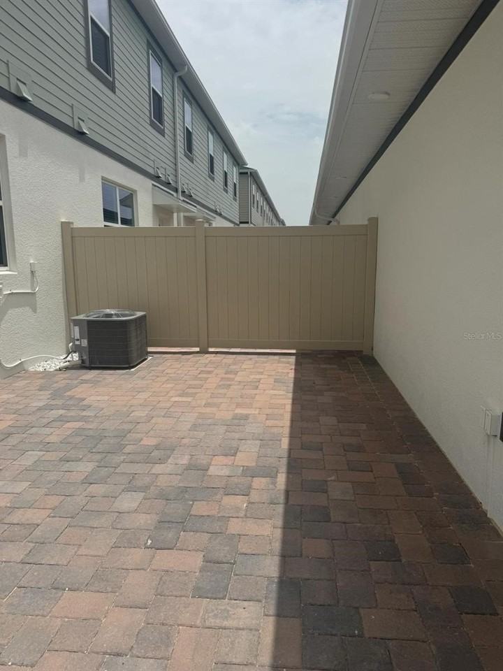 564 Pothos St - Photo 3 of 16