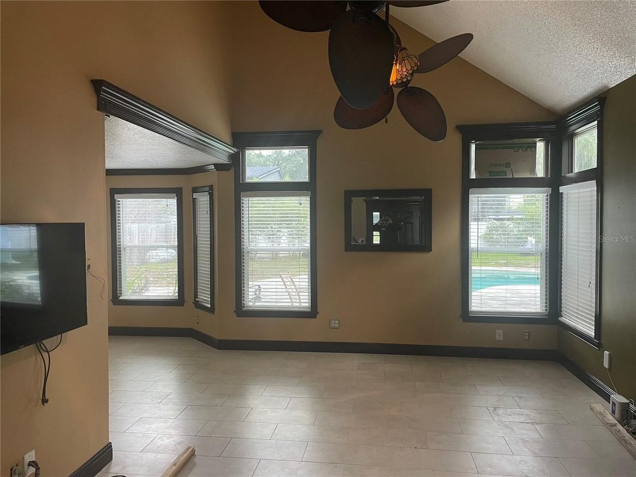 9828 Bubbling Brook Ct - Photo 3 of 21