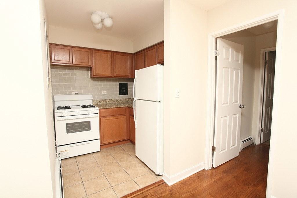 5851 N Winthrop Ave #203 - Photo 5 of 6