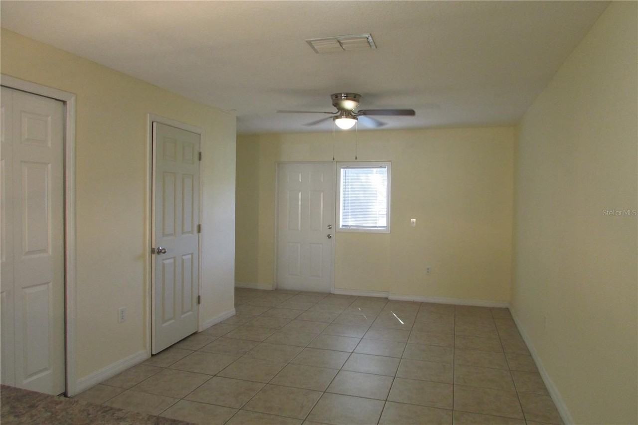 261 Autumn Ln #4 - Photo 7 of 15
