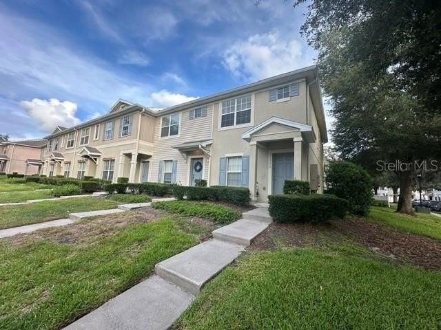 15723 Fishhawk Falls Dr - Photo 2 of 18