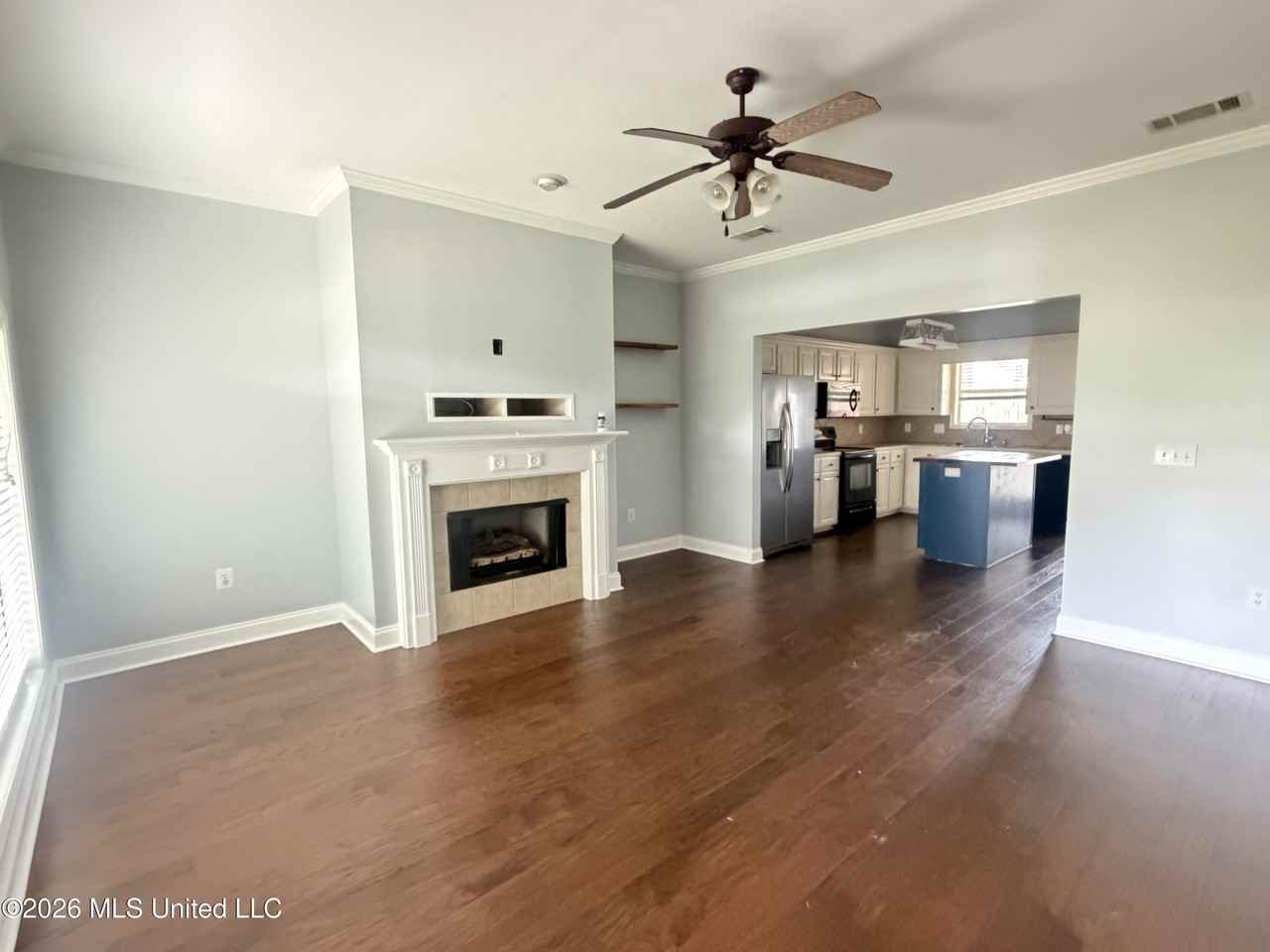 716 Hartwood Cv - Photo 2 of 23