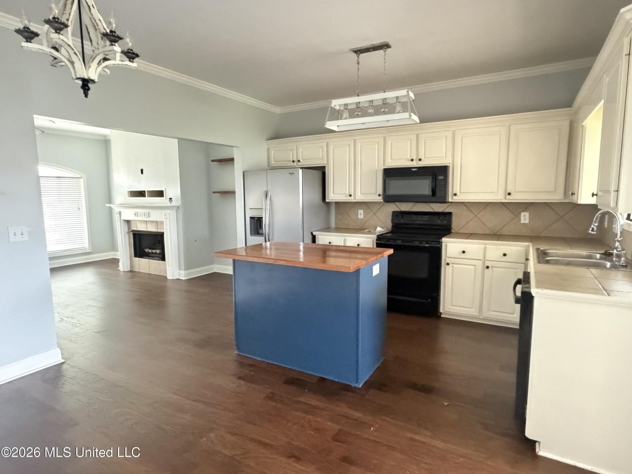 716 Hartwood Cv - Photo 4 of 23