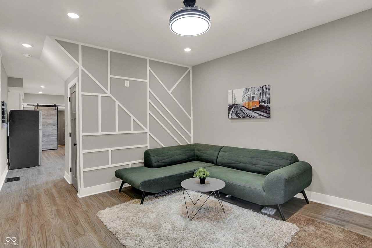 1117 E Naomi St - Photo 5 of 25