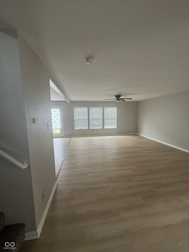 10863 Rose Ln - Photo 2 of 22