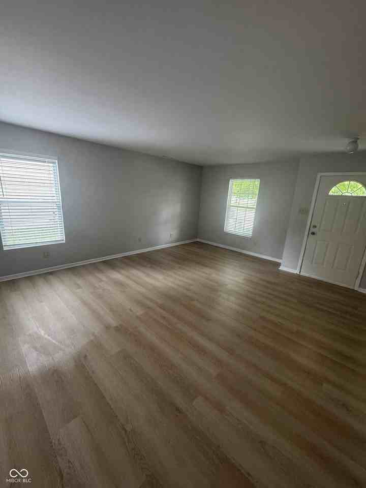 10863 Rose Ln - Photo 3 of 22