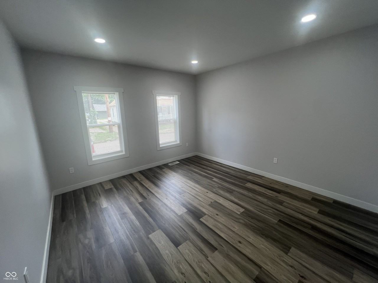 11 Iowa St - Photo 3 of 16