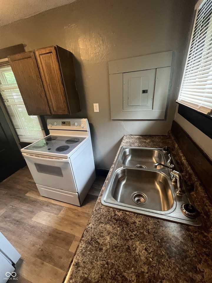 3123 E Michigan St #B - Photo 3 of 11
