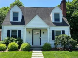 featured image of 17 Harriman Ave #B