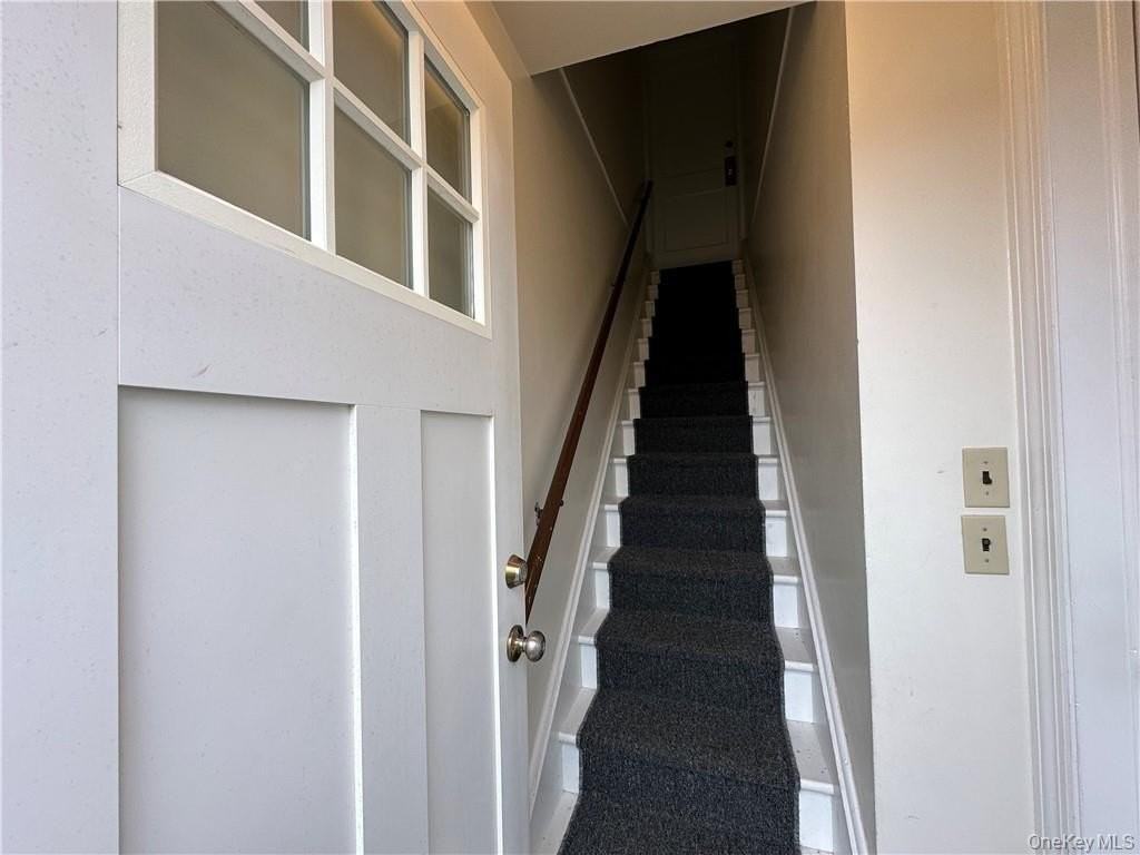 17 Harriman Ave #B - Photo 5 of 27