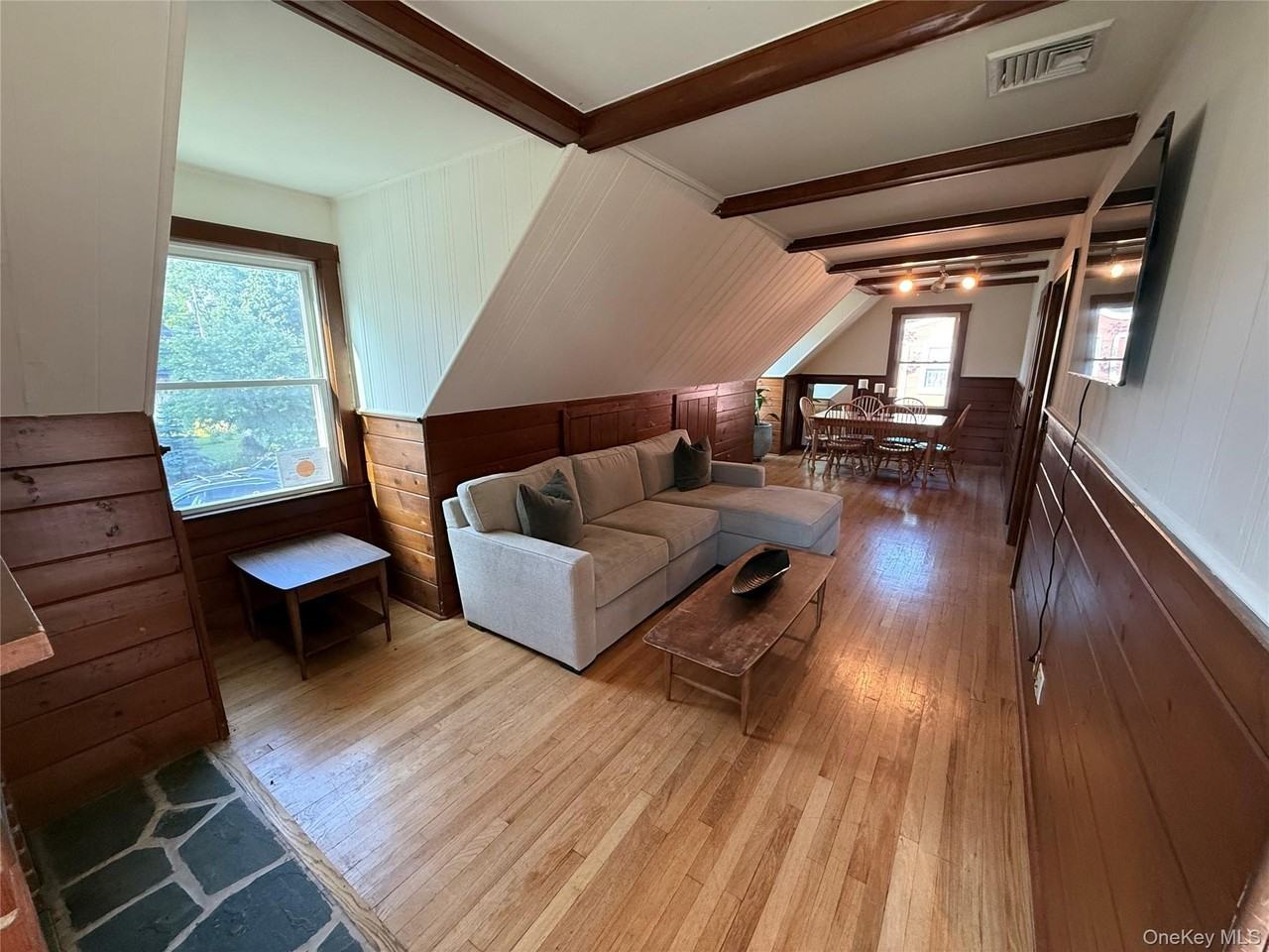17 Harriman Ave #B - Photo 7 of 27