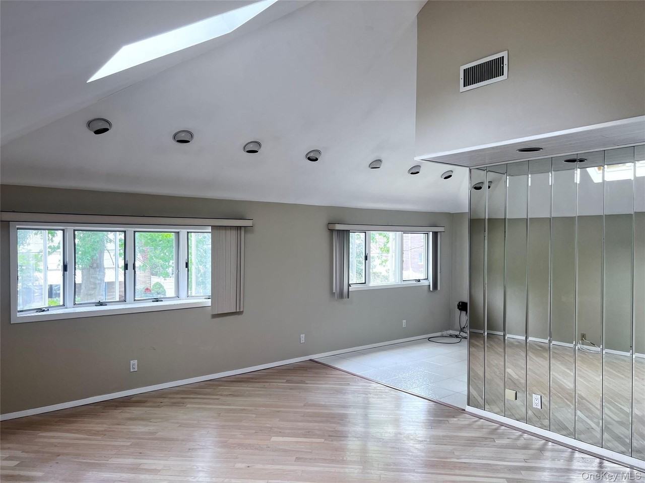 5710 253rd St - Photo 2 of 12