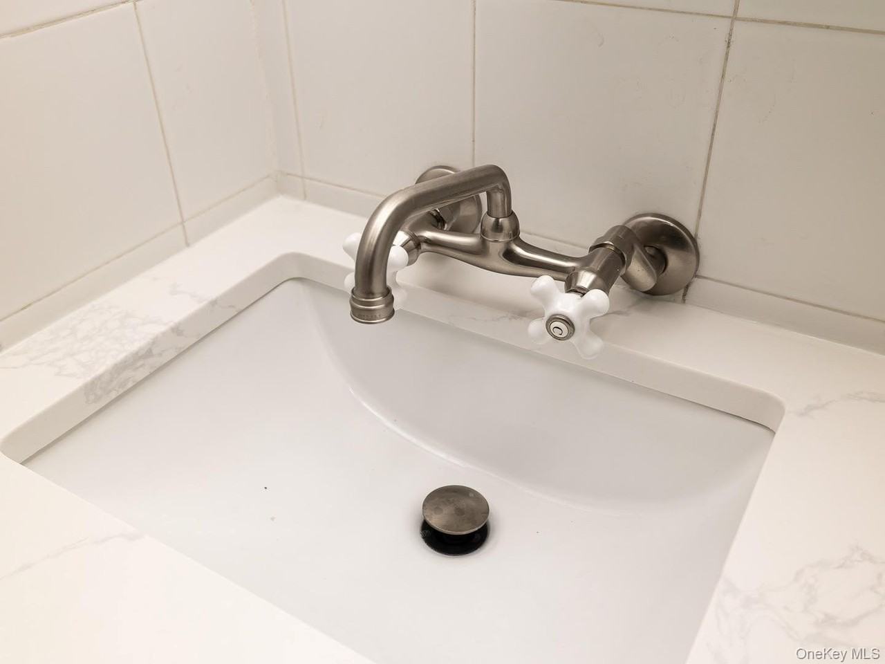 47 Wood St #1stFL - Photo 5 of 12