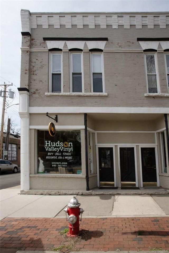 263B Main St - Photo 2 of 10