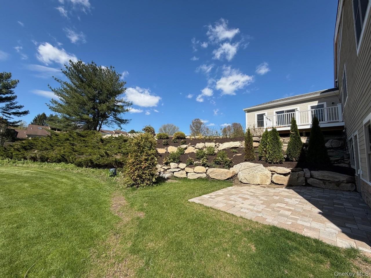 904 Oakridge Cmns - Photo 2 of 30