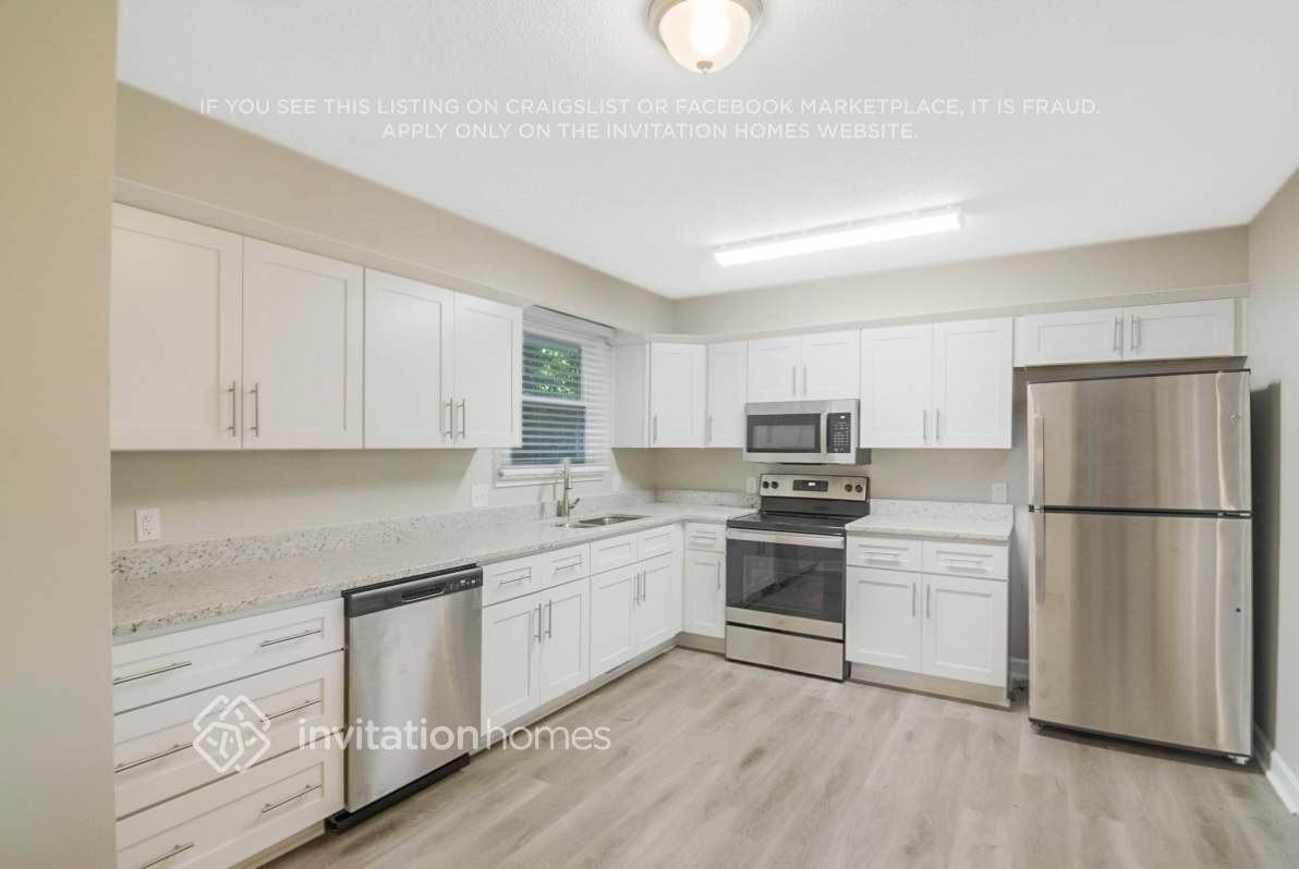 206 Park Ave - Photo 3 of 26