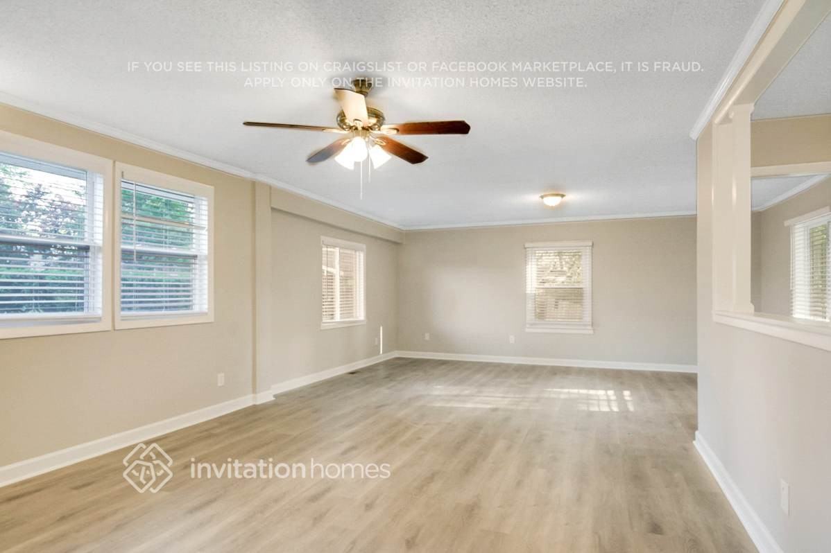 206 Park Ave - Photo 7 of 26