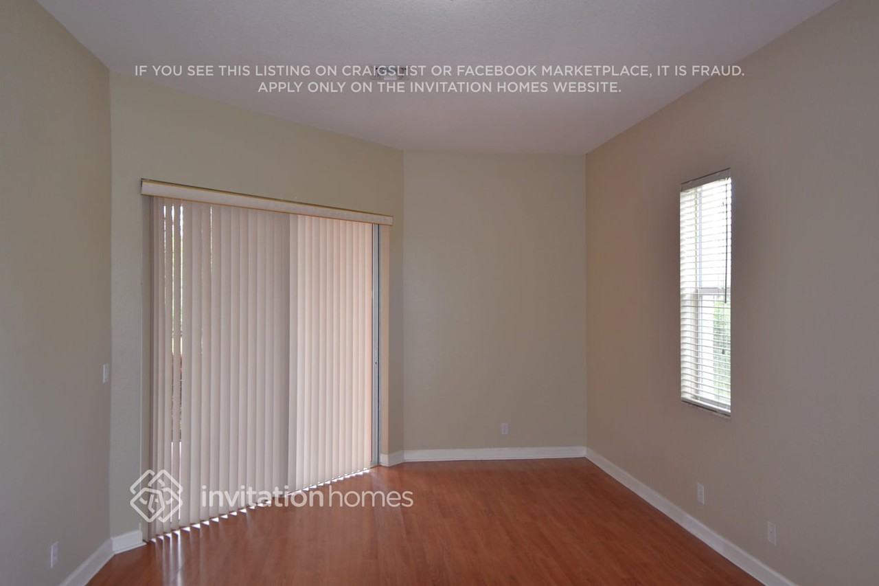 6469 Bay Island Ct - Photo 4 of 8