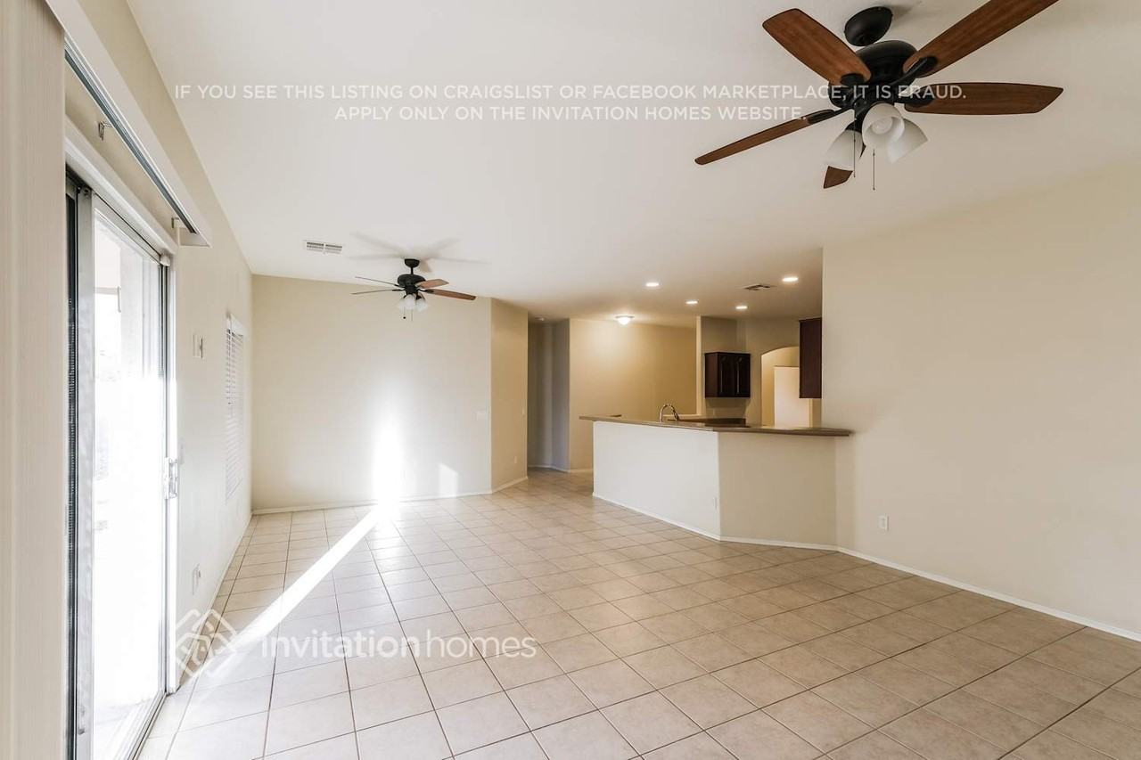 15722 W Calavar Rd - Photo 5 of 17