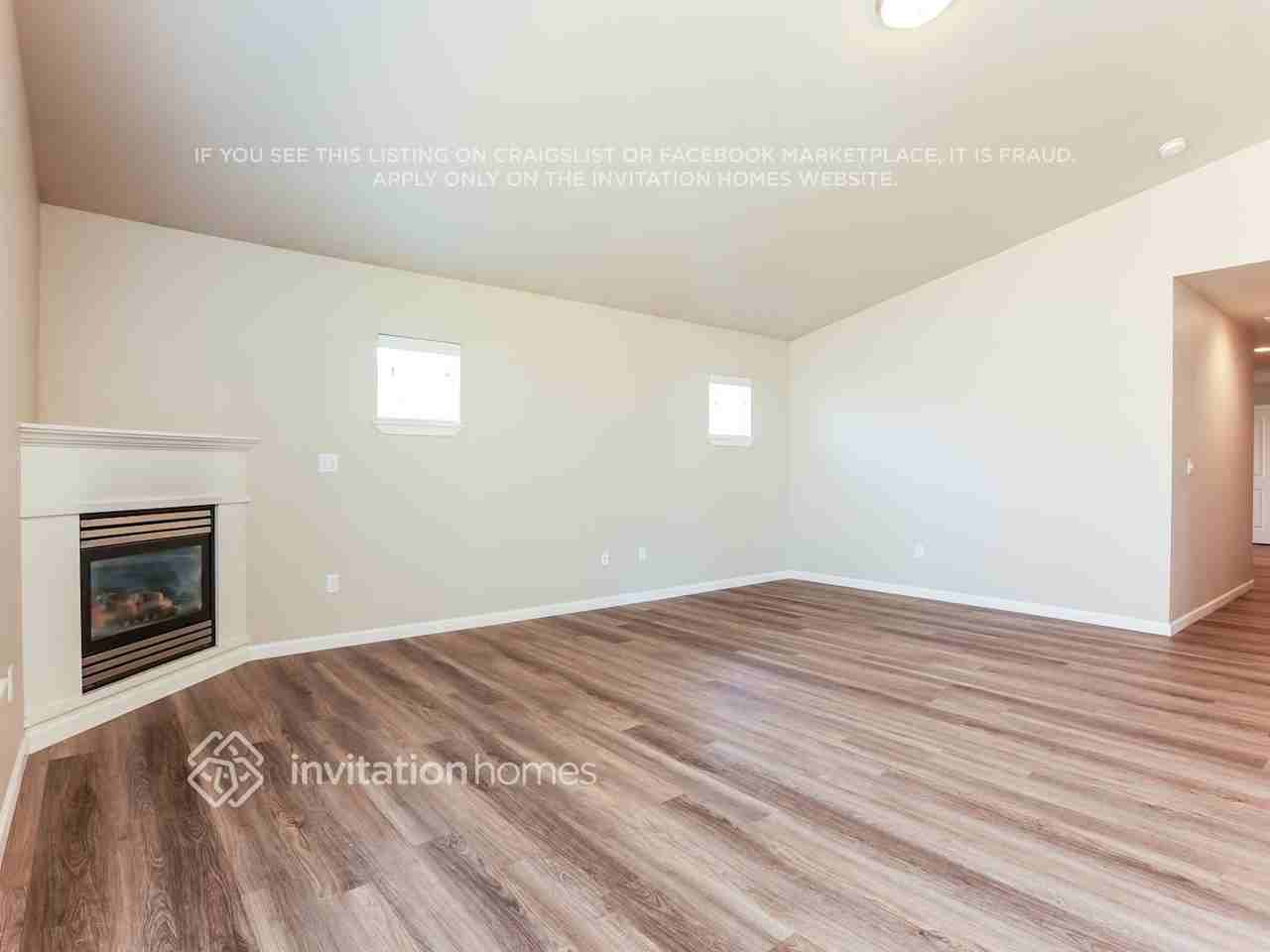 7411 19th Pl Se - Photo 4 of 15