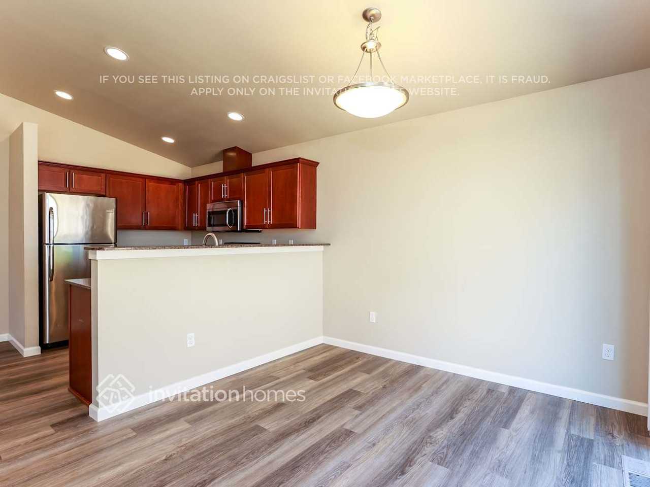 7411 19th Pl Se - Photo 5 of 15