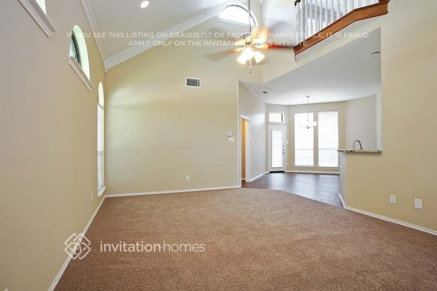 8809 Clearlake Dr - Photo 4 of 20